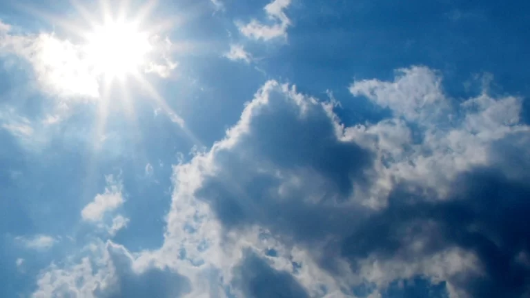 Sunshine rules the weekend's second half