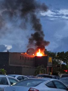 McDonald's in Chetumal's Plaza Las Americas engulfed in flames