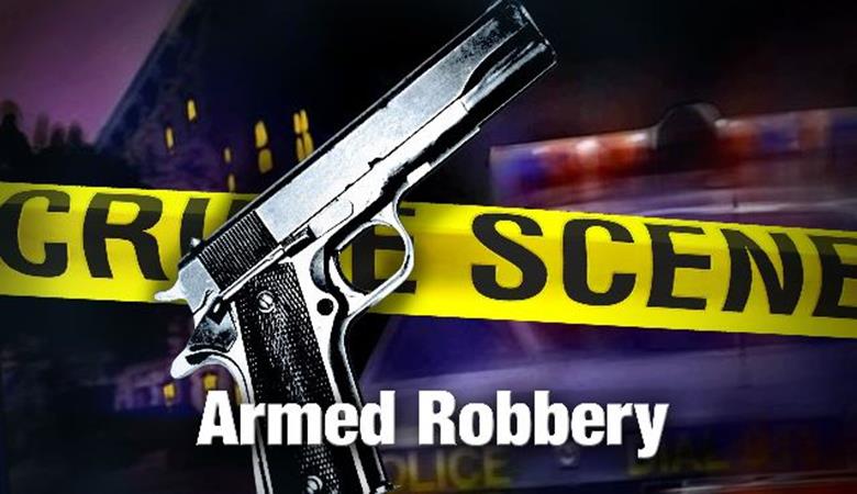 Store robbery ends with suspect shot by armed bystander