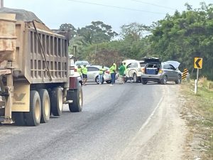 Southern Highway shut down by teachers over salary dispute