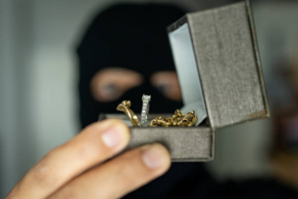 Three accused of breaking into bungalow house and stealing jewelry and cash