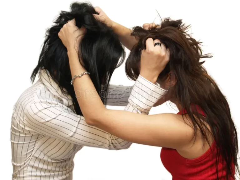 Two women, one shove and a meat pie stop that went completely off the rails