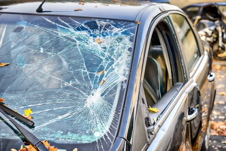 Flying glass hits woman and child in San Lazaro windshield attack