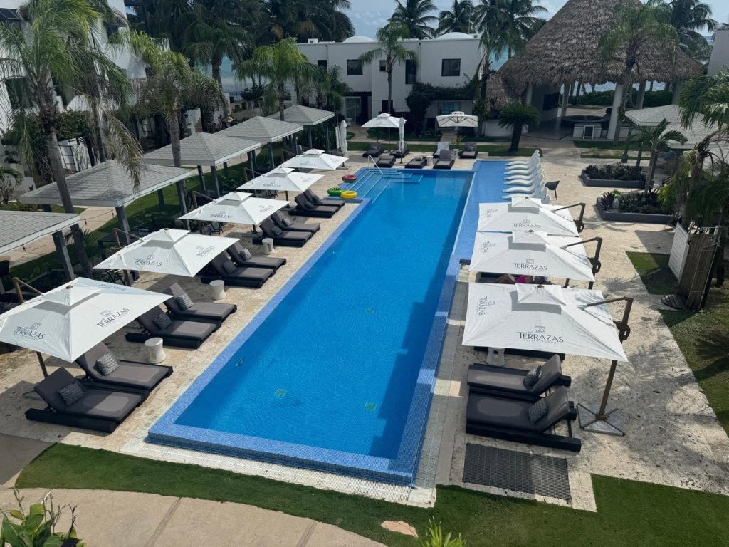 Visit Las Terrazas this fall and take advantage of these special Belize vacation offers