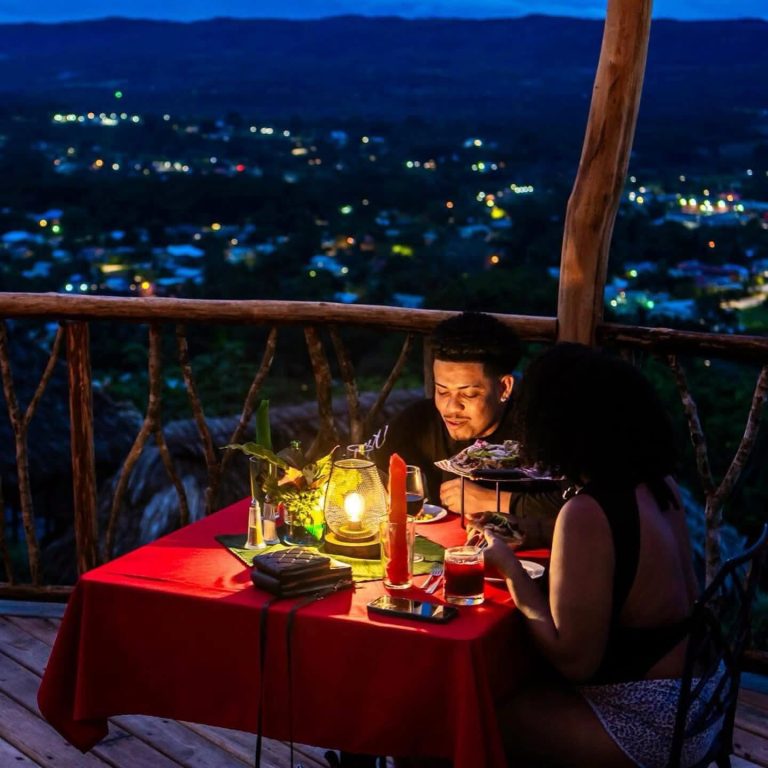 Cooling Rack Restaurant: San Ignacio's table with a view