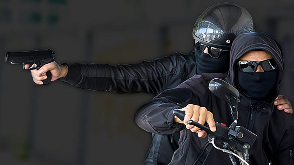 Police inspector fires 8 shots at fleeing robbers